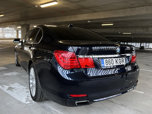 BMW F01 740d (8 foto / 15)