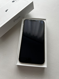 iPhone 11 64GB White (2 foto / 4)