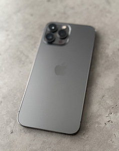 iPhone 13 Pro Max 1TB Graphite (1 foto / 4)