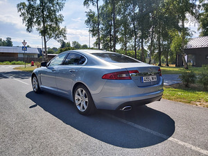 Ягуар XF (4 фото из 9)