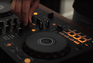 Pioneer DJ - DDJ FLX4 kontroller (2 foto / 3)