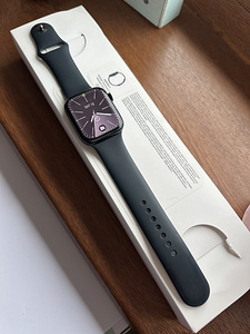 Apple Watch Series 7 45mm GPS (Midnight Aluminum) + karp (4 foto / 4)