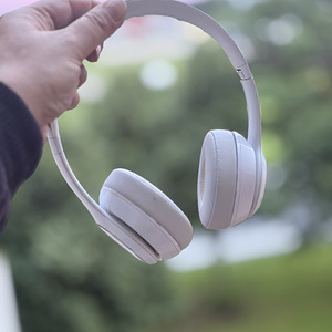 Beats Solo3 Wireless белый (4 фото из 4)