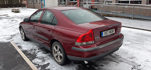 VOLVO S60 D-5 2.4 R5 TURBODIISEL 120kW 2005 (4 foto / 8)