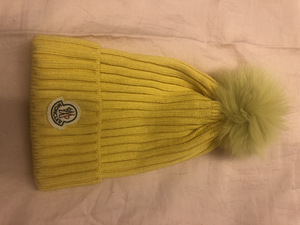 Müüa Moncler kollane müts