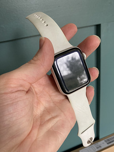 IWatch SE 44mm (2 foto / 9)