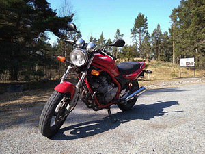 YAMAHA XJ 600NH (1 foto / 6)