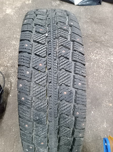Talverehvid 215/75 R16C Viatti