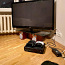 50-дюймовый телевизор и xbox one с четырьмя пультами дистанционного управления (фото #1)