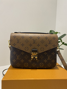 Сумка через плечо Louis Vuitton (1 фото из 9)