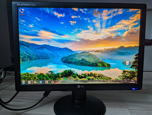 LG FLATRON W1934S, 19'', 1440x900, VGA (1 foto / 4)