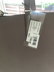 Новая сумка от Guess (6 фото из 9)