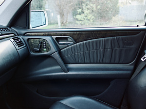 Mercedes-Benz E320 w210 (Jaapani import, LPG) (13 foto / 15)
