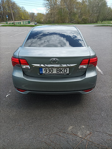 Toyota Avensis (3 foto / 9)