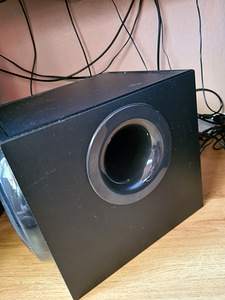 Logitech Z906 5.1 arvutikõlarid (8 foto / 10)
