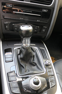 Audi A4 2.0 100kw 2015 (10 foto / 10)