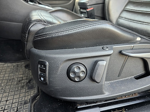 Volkswagen Passat CC (13 foto / 14)