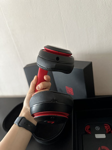 Beats Studio3 Wireless Over-Ear Headphones - The Beats Decad (6 foto / 7)