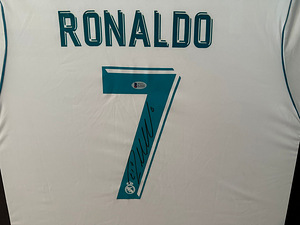 Ronaldo Signed Shirt 2018 Madrid - Becker Verified (2 foto / 2)
