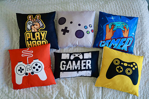 Gamer / mänguriteemalised padjakatted (1 foto / 4)