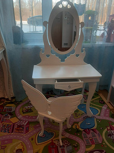 Laste tualettlaud + söögitool (1 foto / 2)