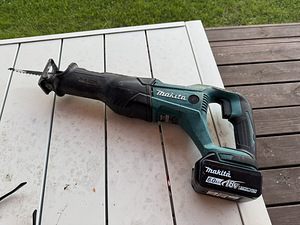 Makita DJR186 Tiigersaag + Makita 6.0AH aku (1 foto / 1)