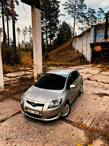 Toyota auris (uuendatud) (4 foto / 13)