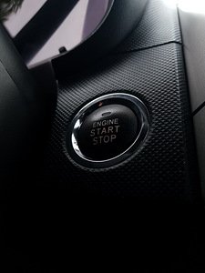 Toyota auris (uuendatud) (7 foto / 13)