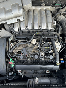 Peugeot 607 3,0 бензин 2004 (8 фото из 10)