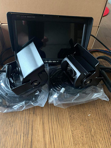 Veoki tagurduskaamera koos monitori ja kaablitega (2 foto / 3)