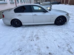BMW 330D 170Kw (käivitub, kuid sureb välja) (3 foto / 6)
