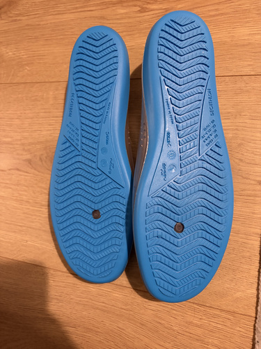 Decathlon läbipaistvad veejalatsid EU43/44