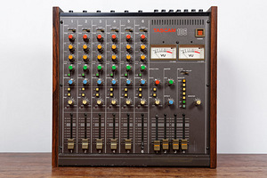 TASCAM 106 MIXER (1 foto / 3)
