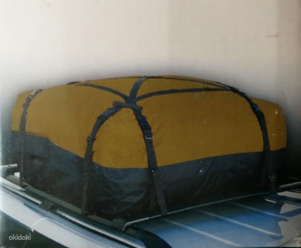 Багажная сумка на крыше автомобиля (фото #1)