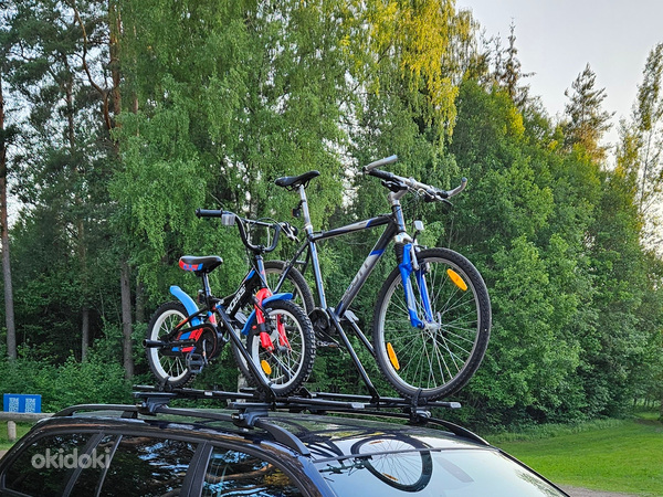 Рама крыши Thule и 2 багажника для велосипедов (фото #1)