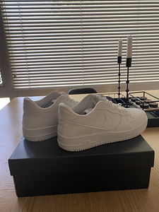 Nike Air Force 1 (2 фото из 2)