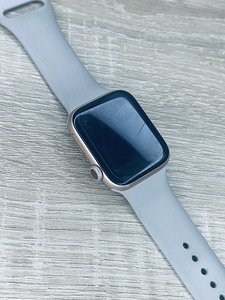 Apple Watch Series 6 Gold Aluminium Case 44mm (3 foto / 6)