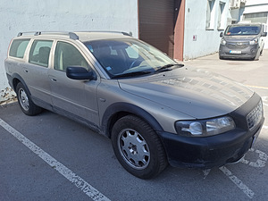 VOLVO XC70 2,4 DIISEL AUTOMAAT 2002 (1 foto / 5)