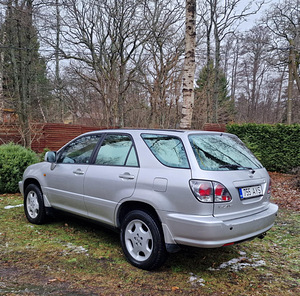 Lexus (1 foto / 5)