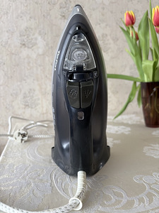 Утюг Tefal (3 фото из 5)