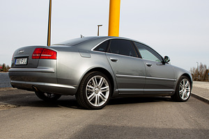 Audi A8 3.0d 171kw 2009 (2 foto / 8)
