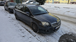 Toyota Avensis (1 foto / 5)