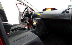 CITROEN C4/1.6HDI /80KW (8 foto / 15)
