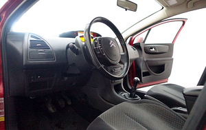 CITROEN C4/1.6HDI /80KW (11 foto / 15)