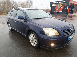 Toyota avensis (2 foto / 9)