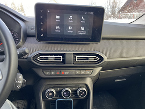 Dacia sandero (8 foto / 10)