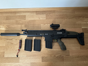 Airsoft автомат - реплика scar (1 фото из 7)