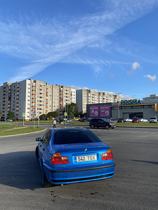 BMW 320d manuaal (7 foto / 8)