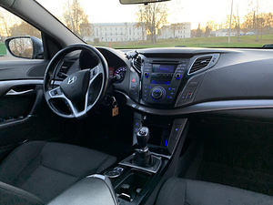 Hyundai i40 (13 foto / 13)