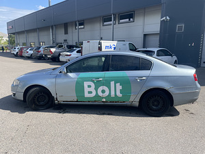 Volkswagen passat (4 foto / 5)